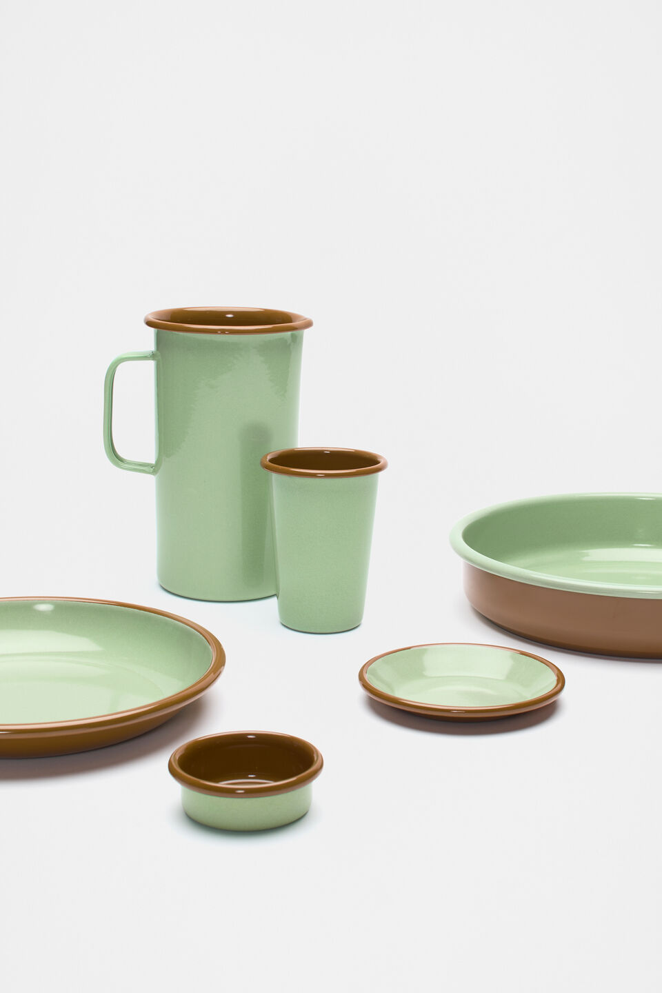 Amira Enamel Plate  Deep Emerald
