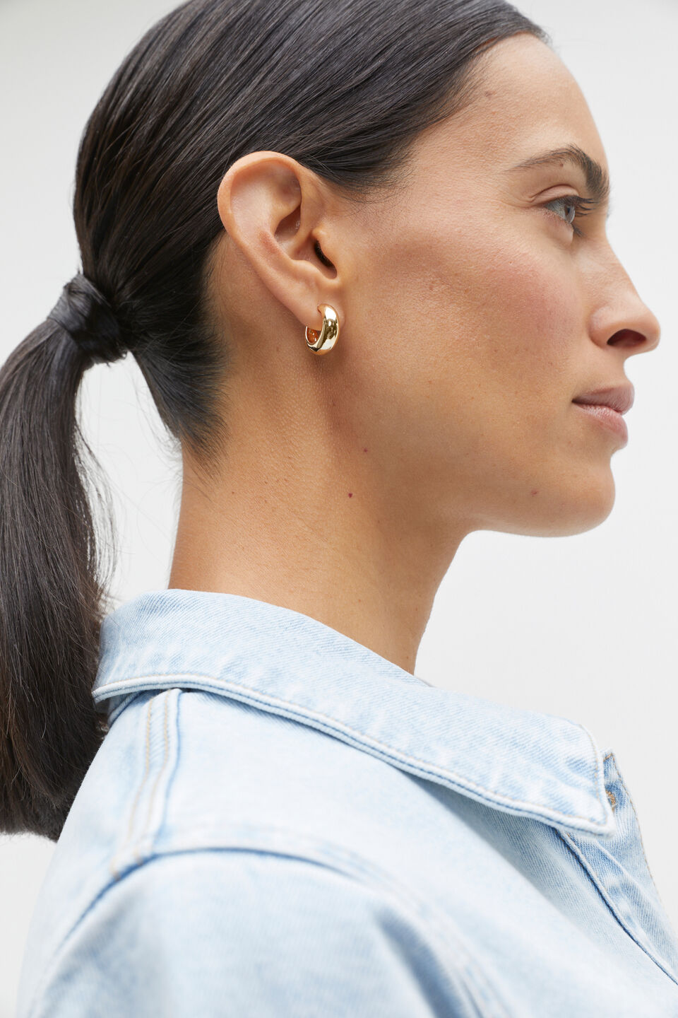 Small Curved Hoop  Gold