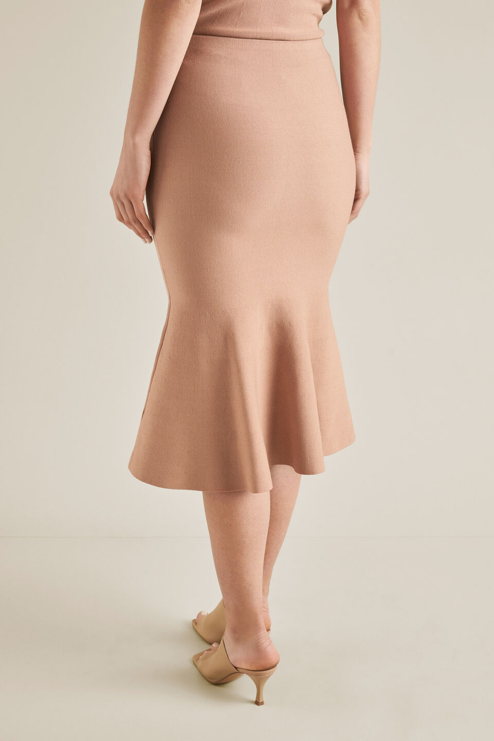 Flutted Crepe Knit Skirt  