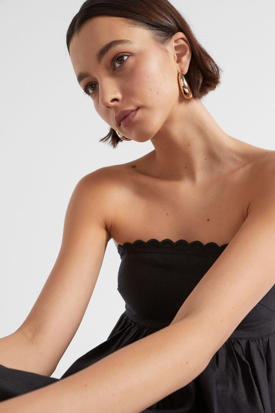 Linen Scallop Midi Dress  Black