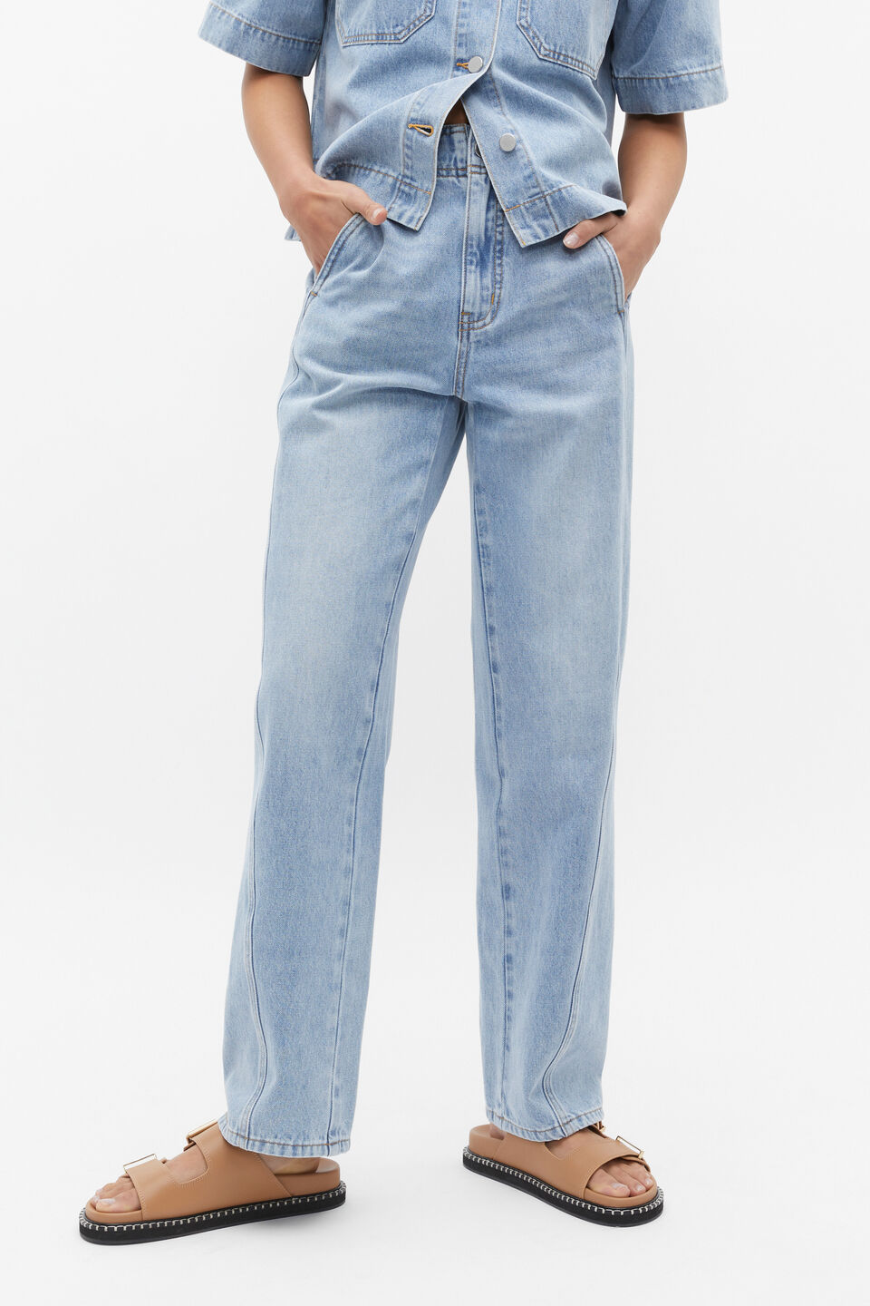 Denim Barrel Leg Jean  Vintage Wash