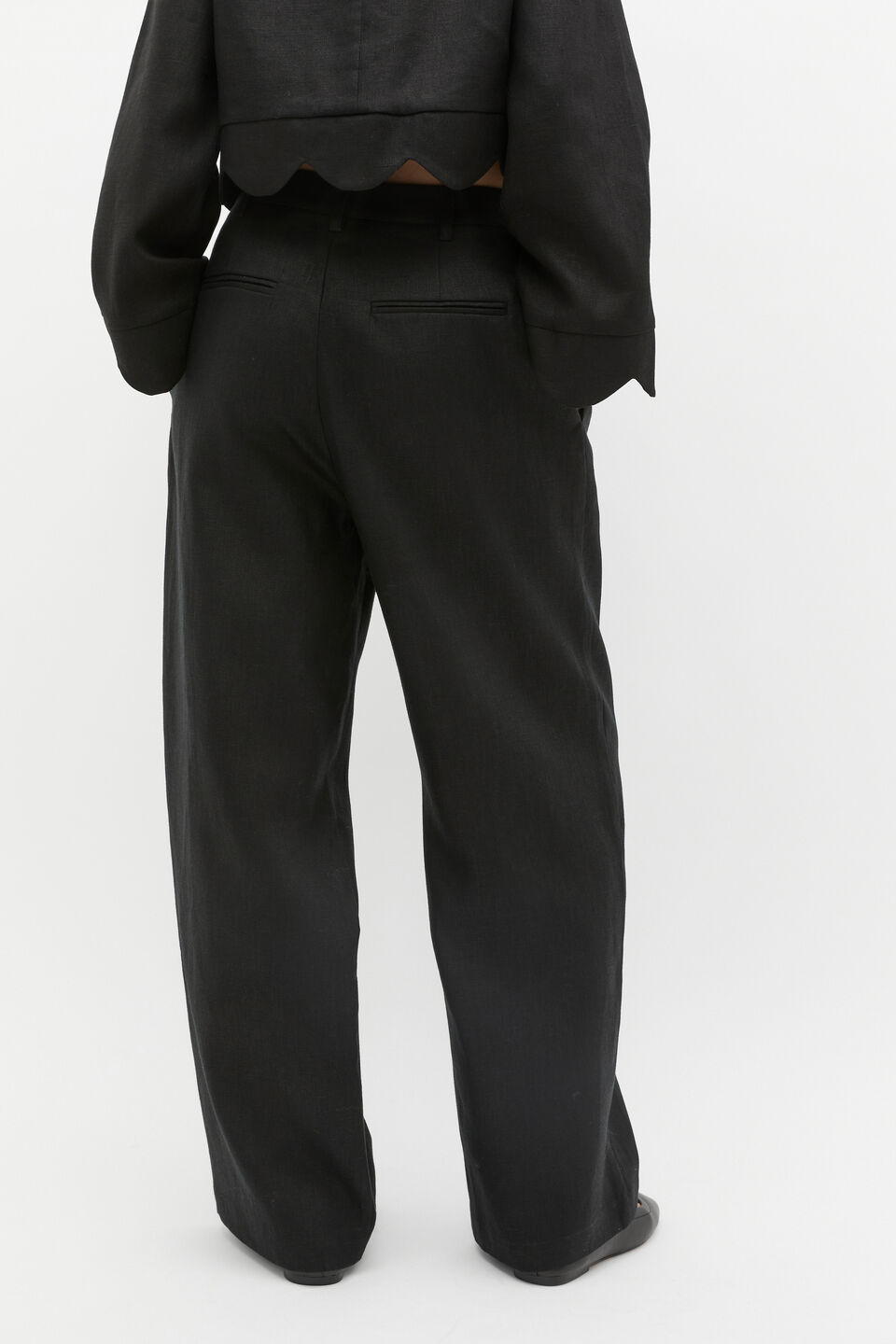 Tailored Linen Pleat Pant  Black