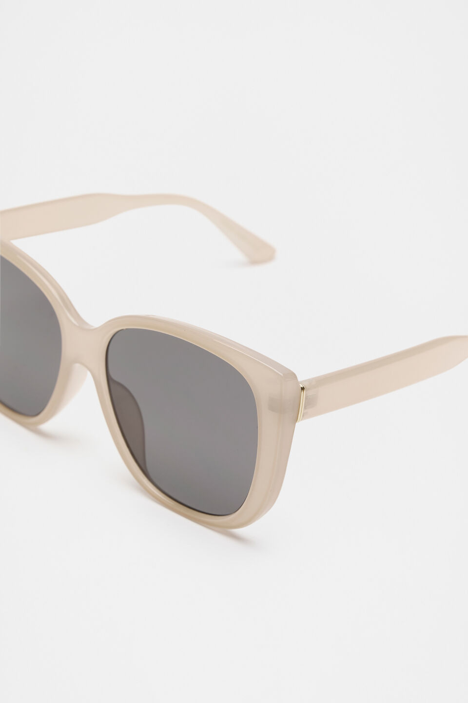 Nicola D Frame Sunglasses  Nougat