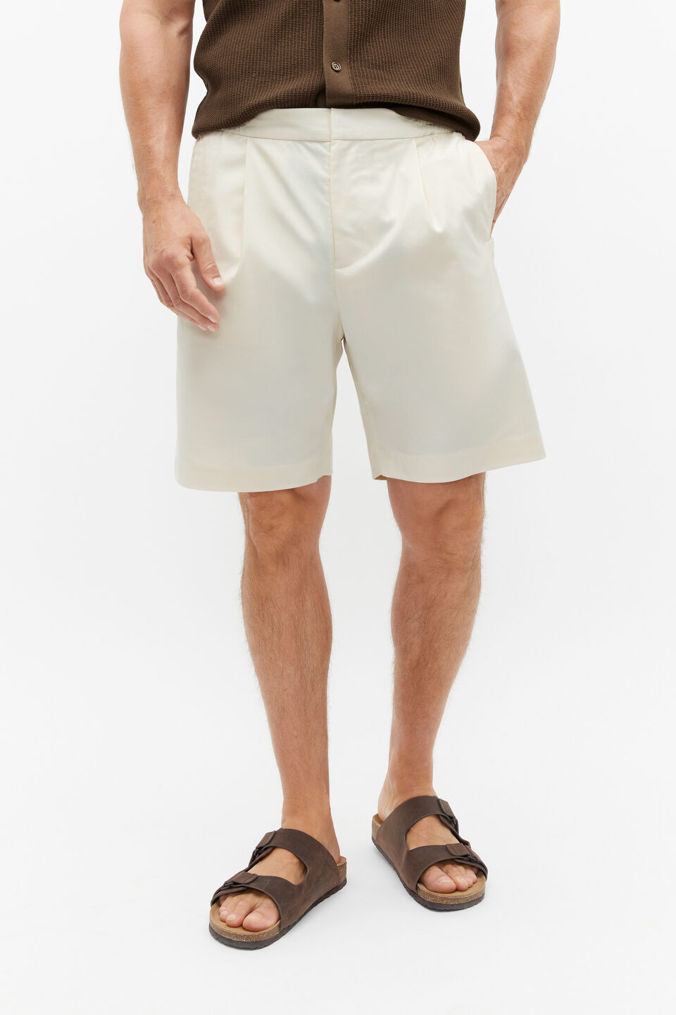 Pleat Front Short  Chalk