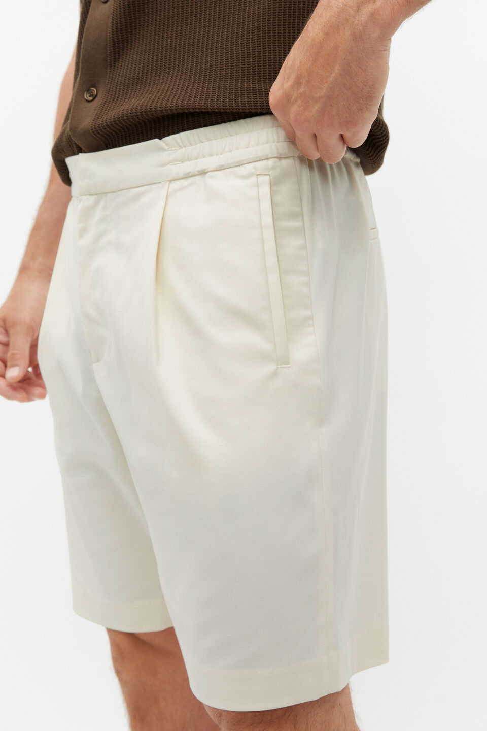 Pleat Front Short  Chalk