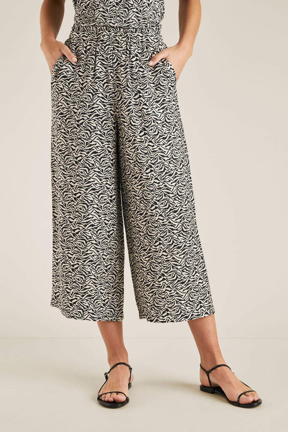 Wide Leg Printed Pant  