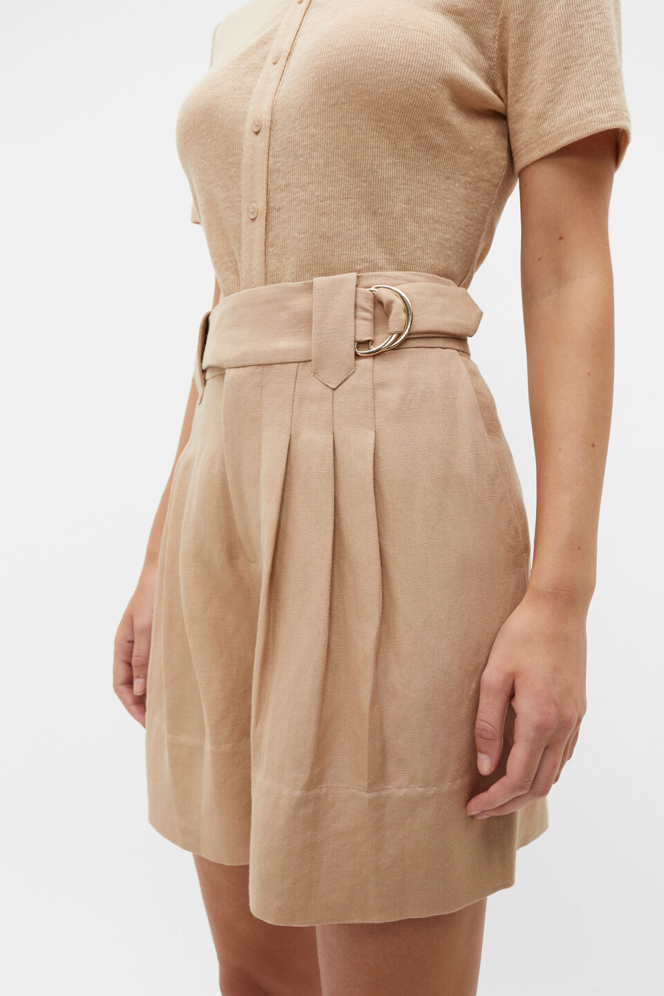D Ring Mid Length Short  Nougat