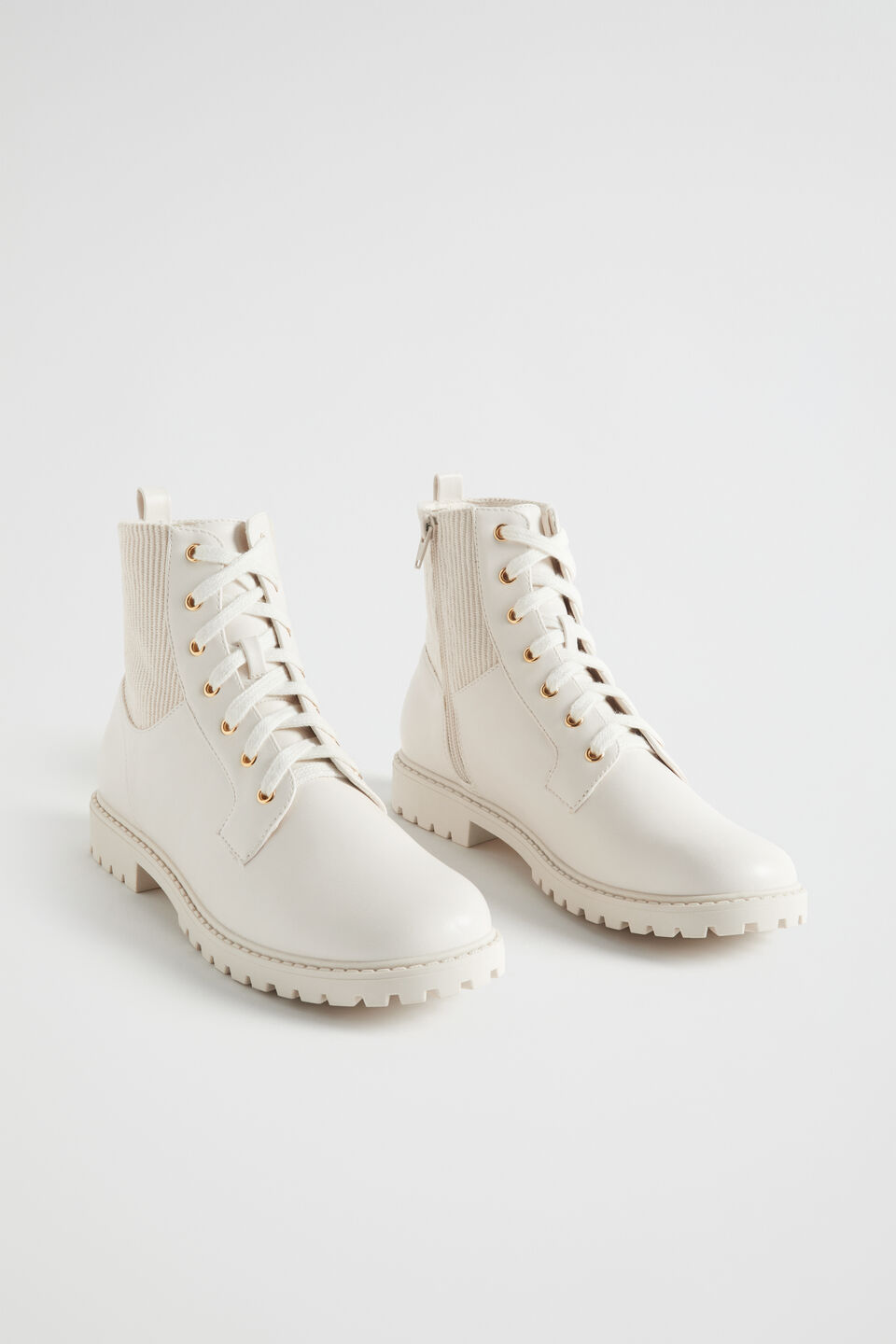 Hiking Boot  Creme