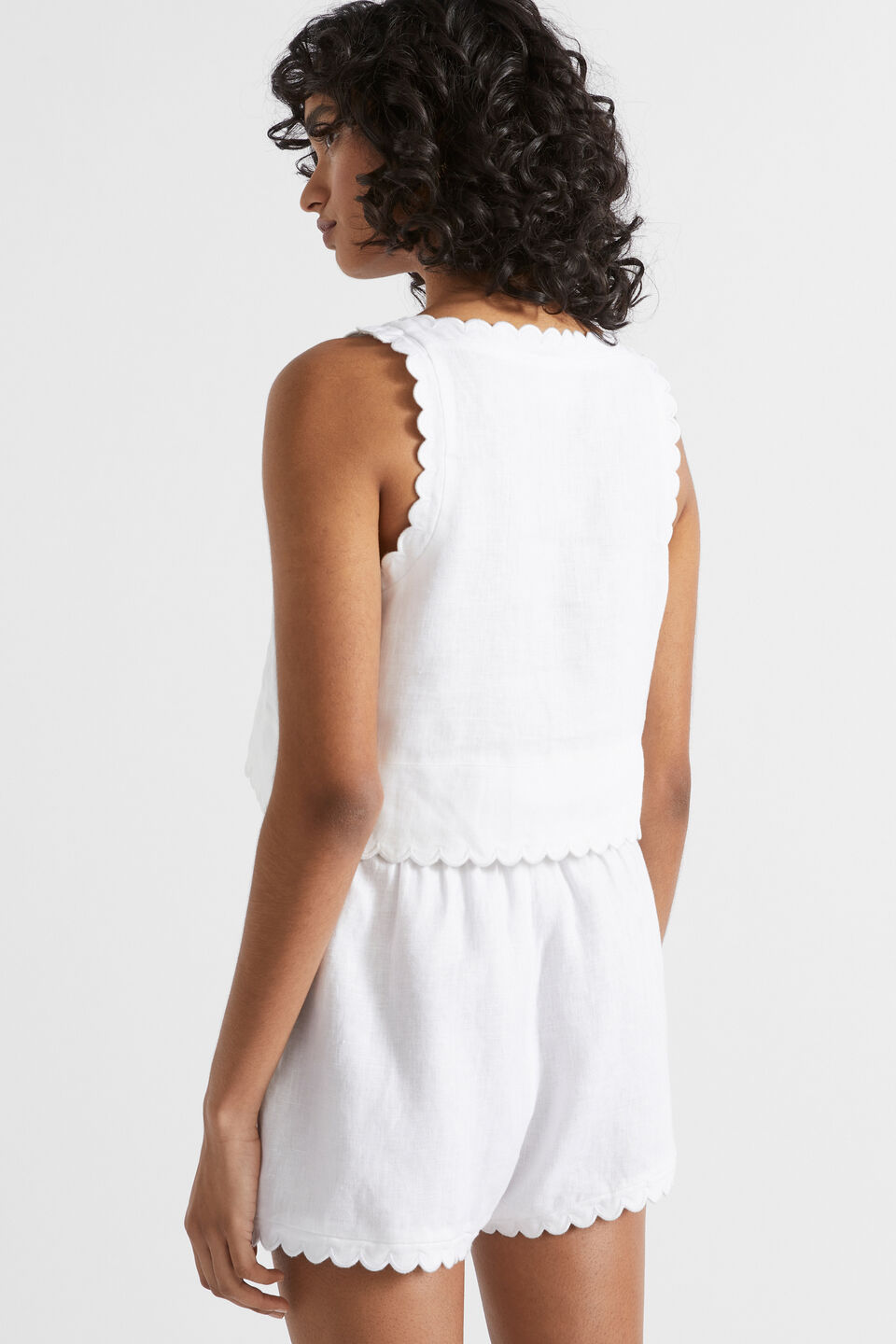 Linen Scallop Shell Top  Whisper White