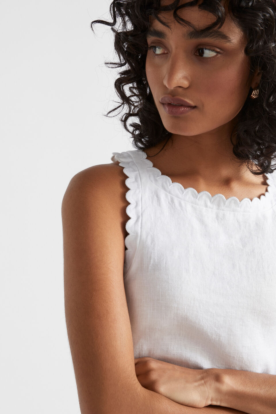 Linen Scallop Shell Top  Whisper White
