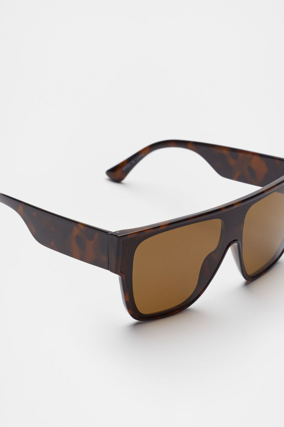 Abby Flat Top Sunglasses  Tort