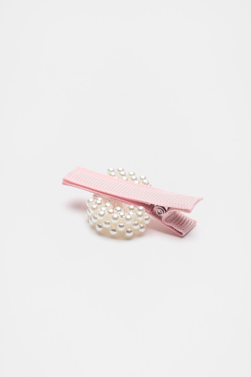 Initial Pearl Duck Clip  J