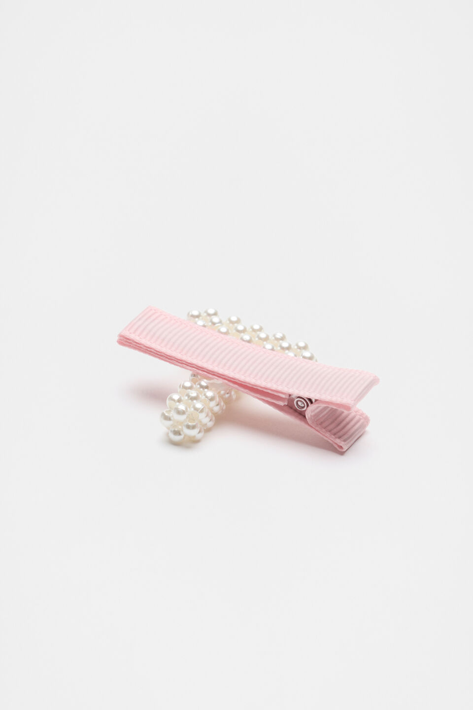 Initial Pearl Duck Clip  T