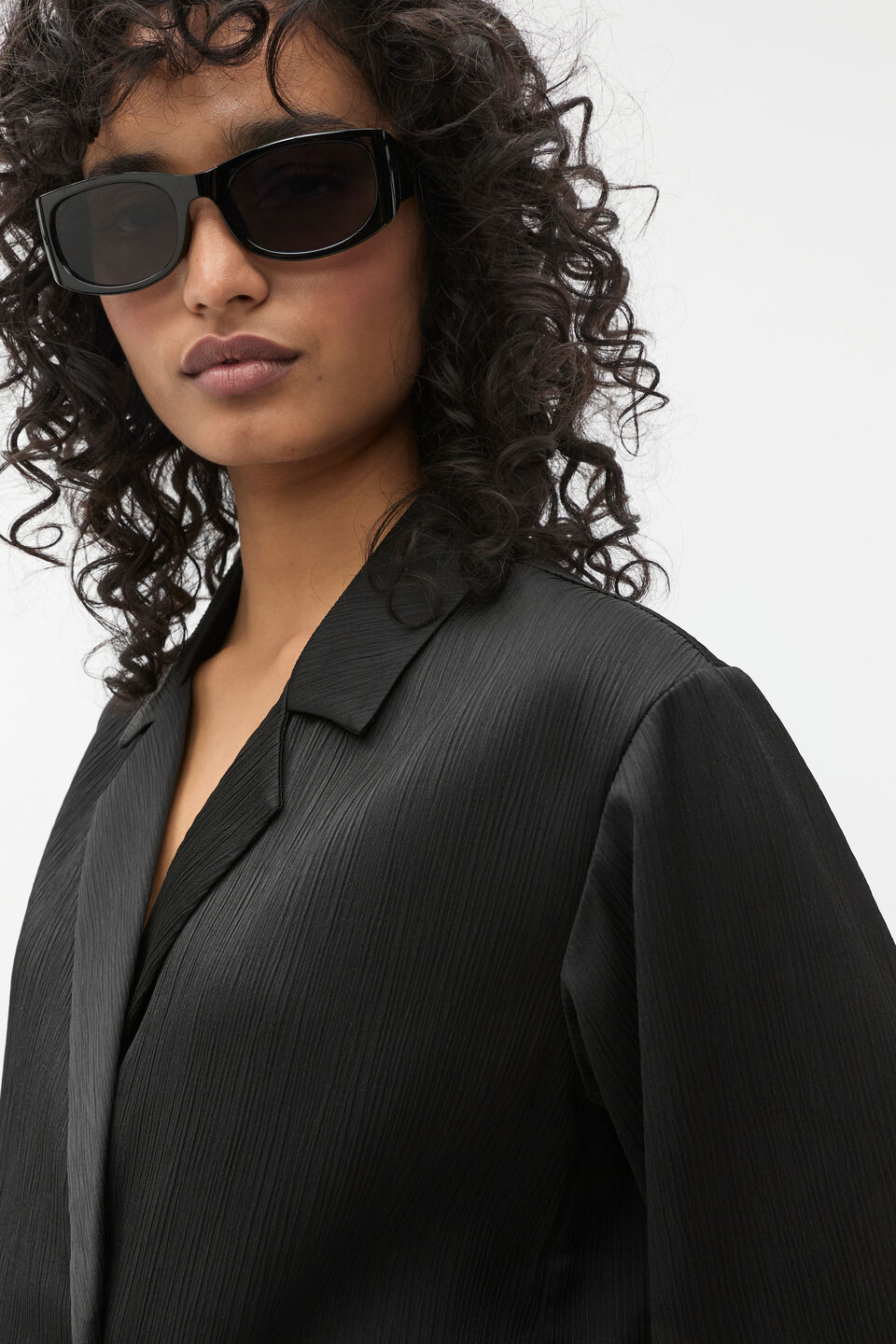 Lauryn Oval Sunglasses  Black