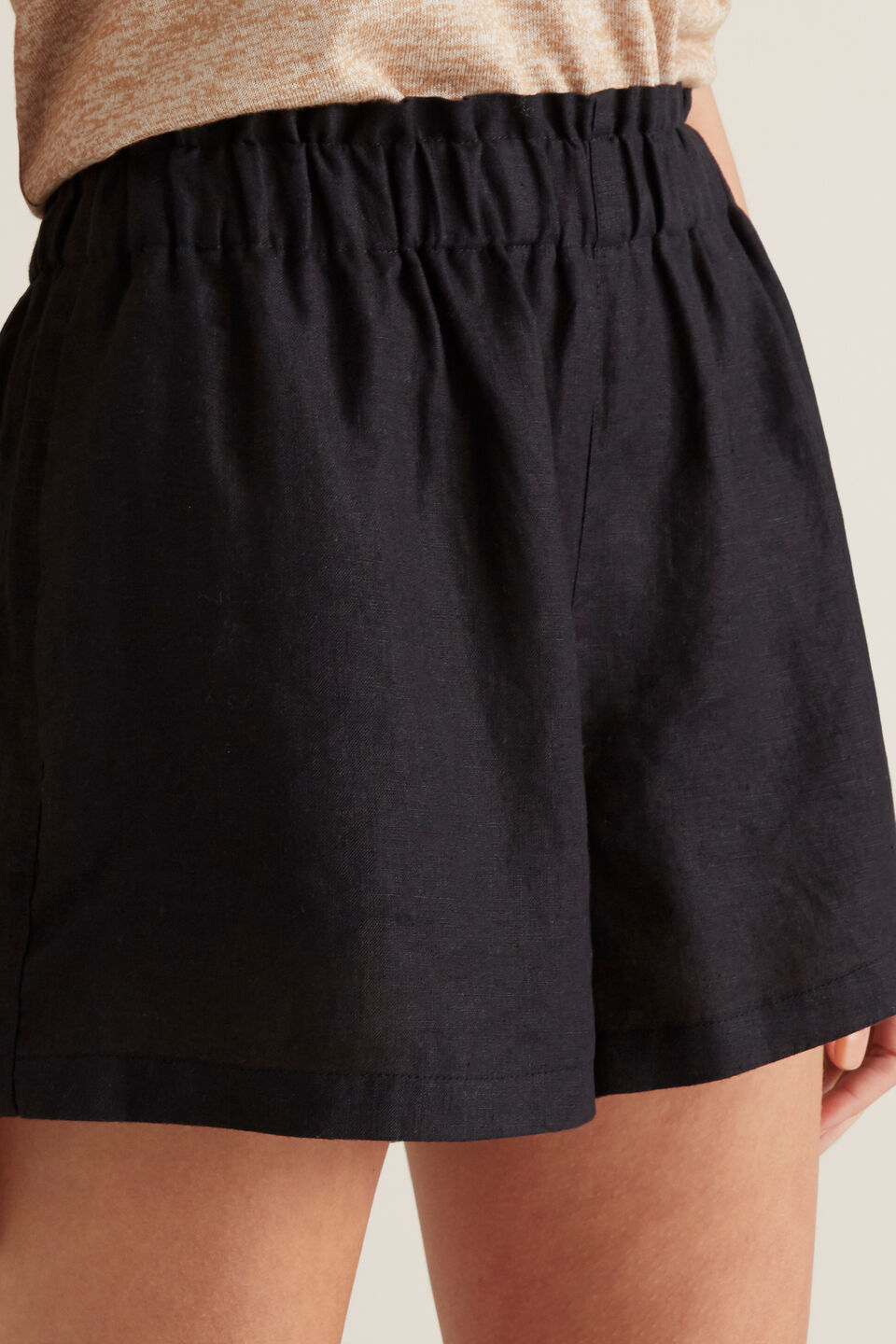 Linen Relaxed Short  