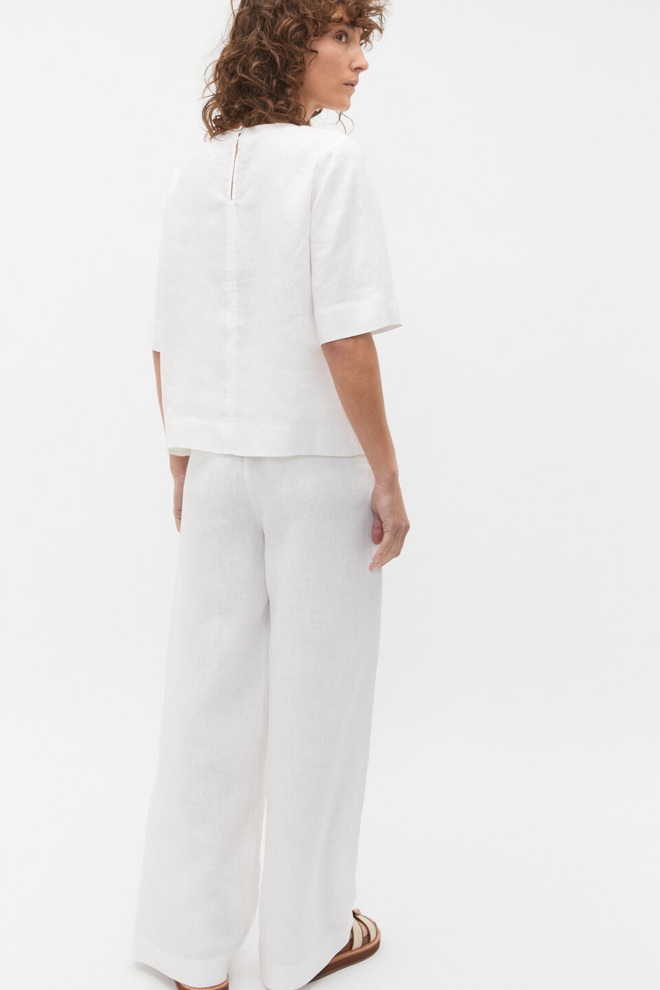 Core Linen Tee  Whisper White