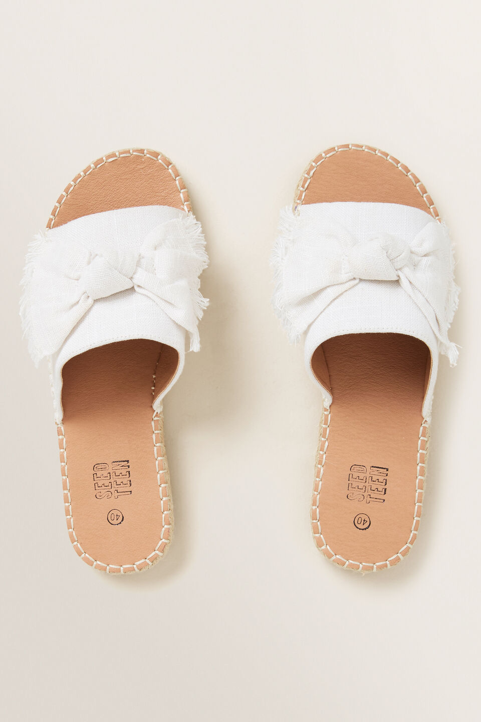 White Bow Slides  1