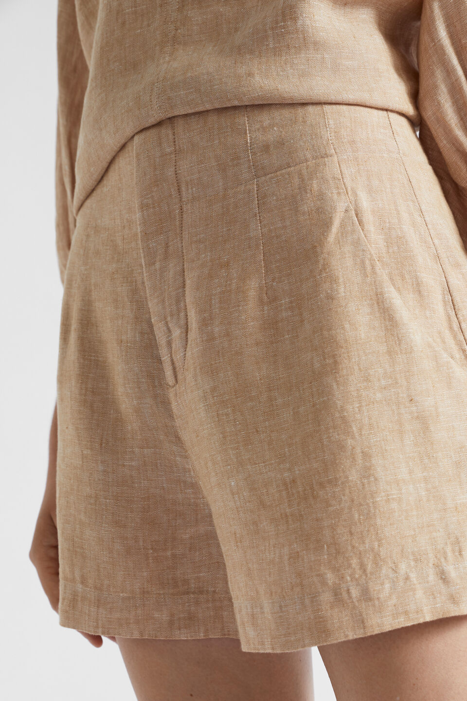 Core Linen Waisted Short  Champagne Beige Crossdye