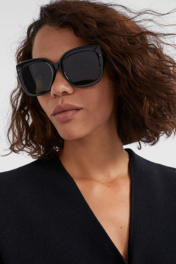 Quinn D Frame Sunglasses  Black  hi-res