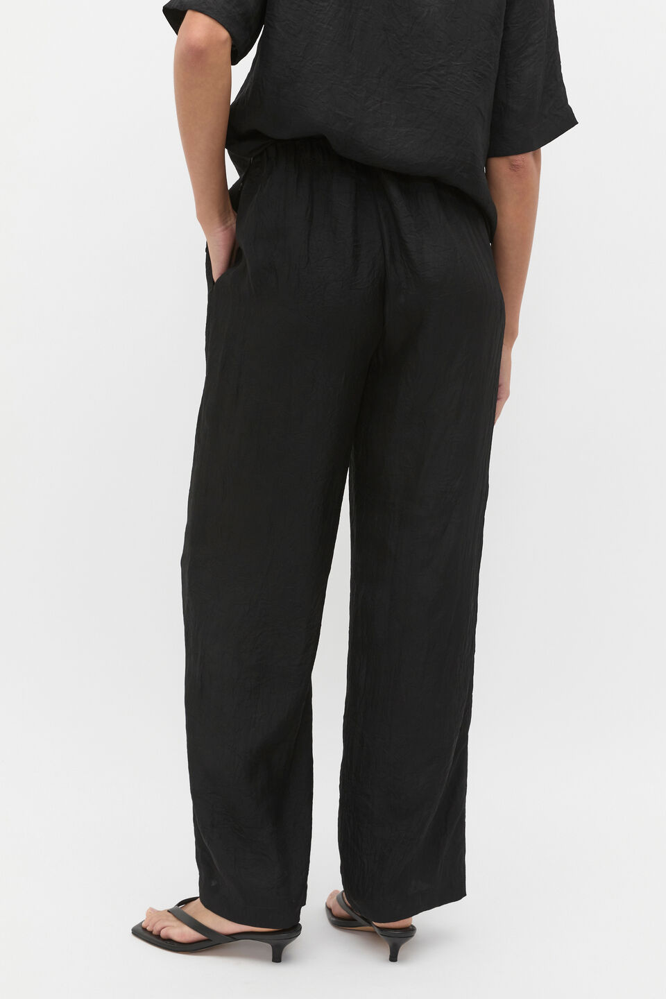 Textured Satin Gathered Pant  Black