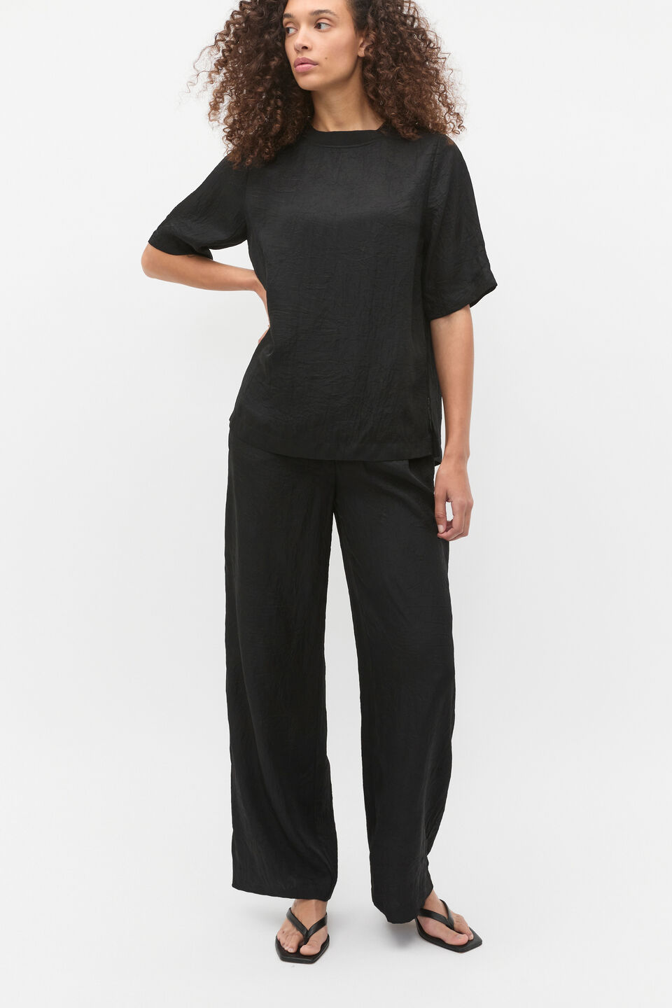 Textured Satin Gathered Pant  Black