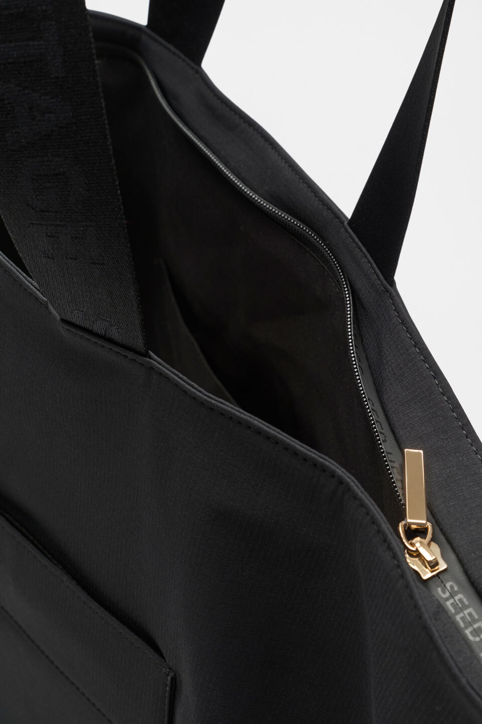 Seed Daily Tote  Black