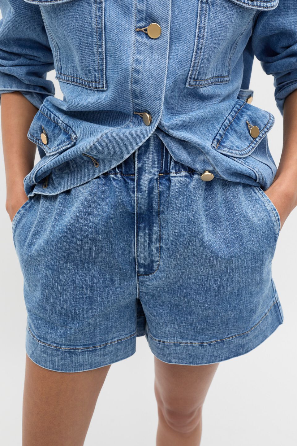 Core Denim Gathered Short  Mist Blue Wash