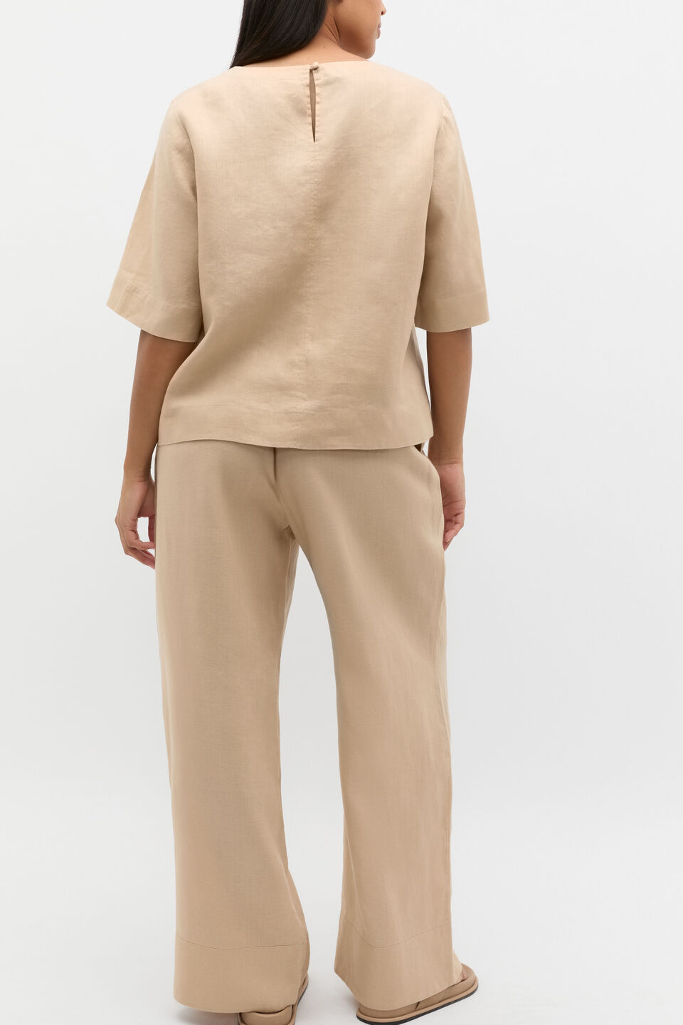 Core Linen Tee  Iced Latte