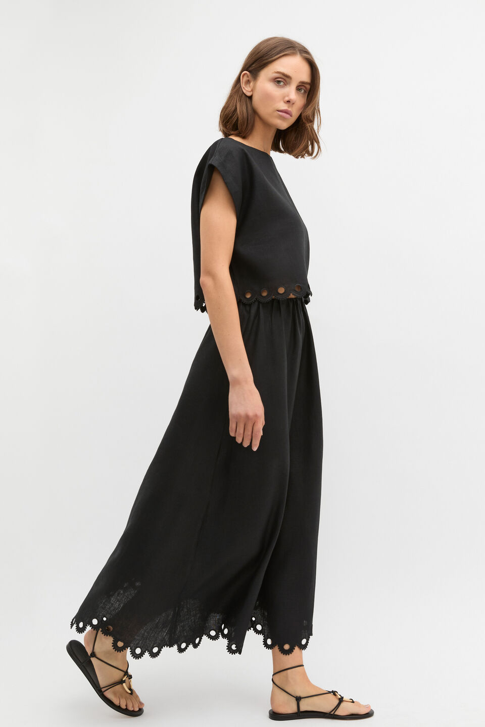 Linen Embroidered Tee  Black
