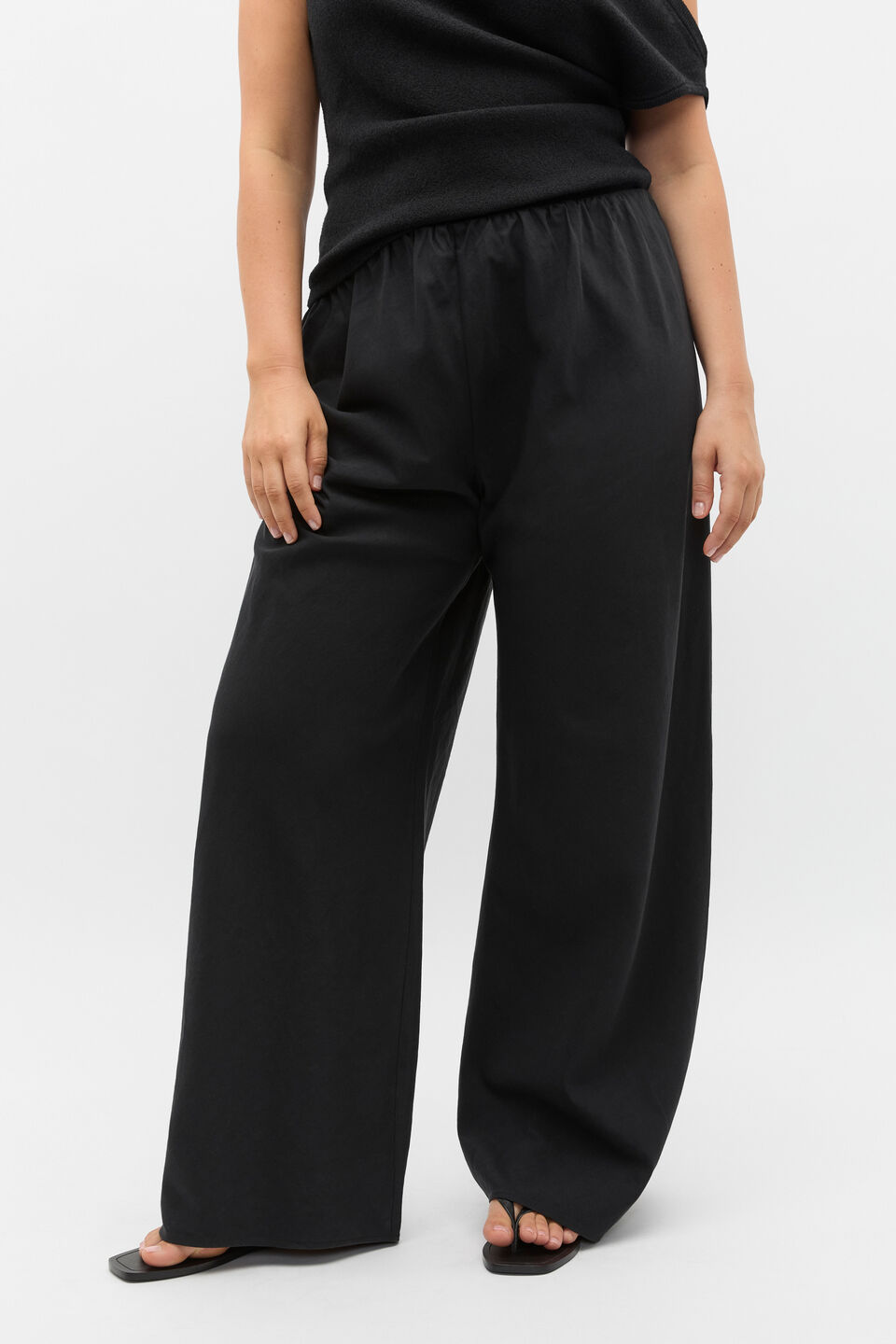 Gathered Waist Pant  Black