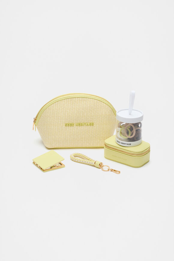 Handbag Essentials   Handbag Essentials    hi-res