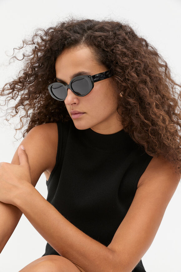 Miranda Sunglasses  Black Miranda Sunglasses  Black  hi-res
