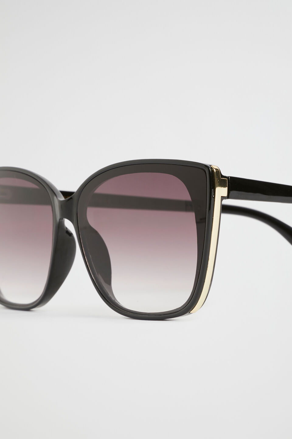 Hannah D Frame Sunglasses  Black