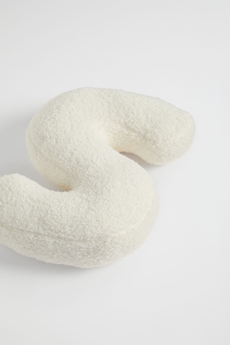 Teddy Initial Cushion Creme  S