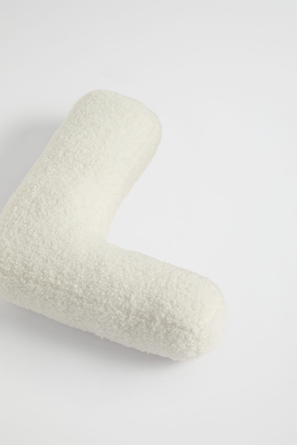 Teddy Initial Cushion Creme  L