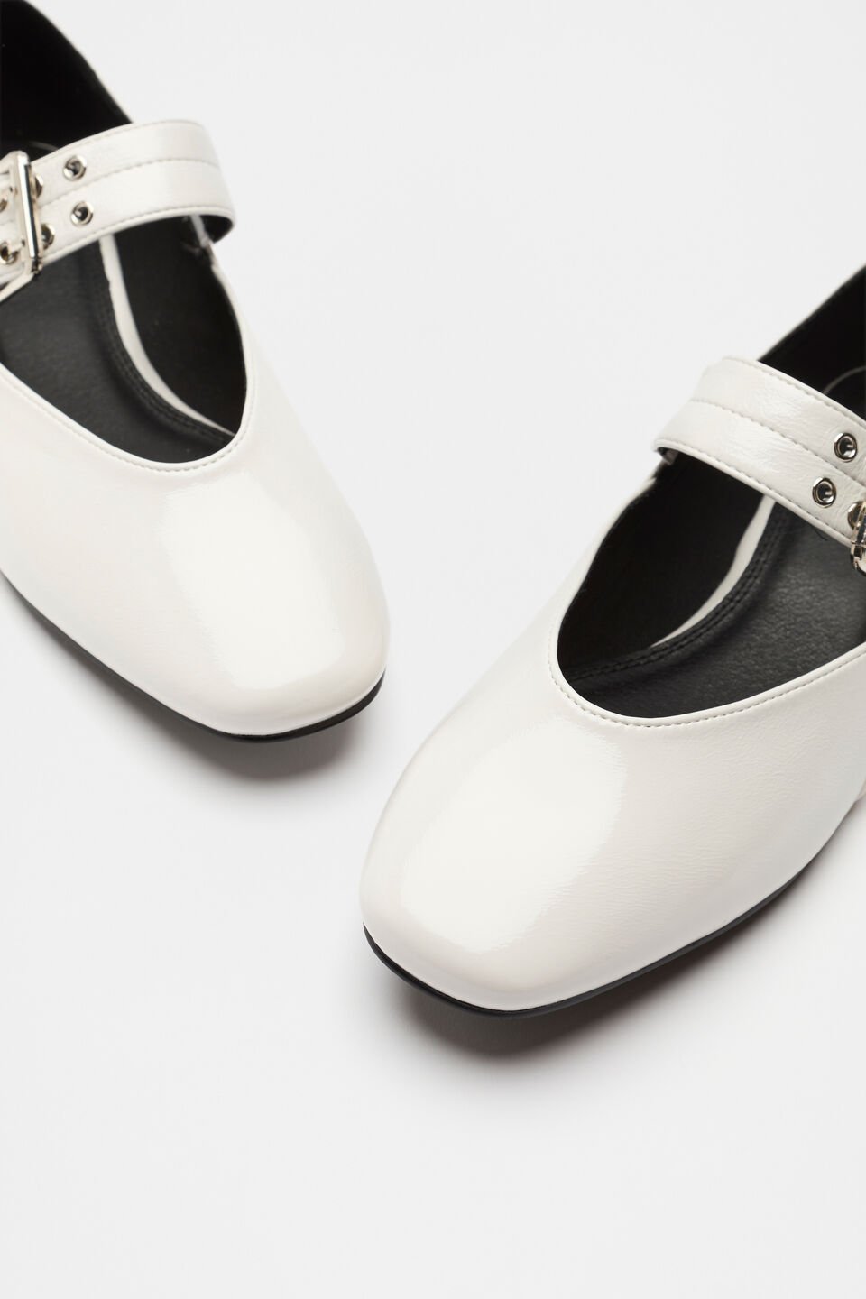 Buckle Ballet Flat  Light Cream