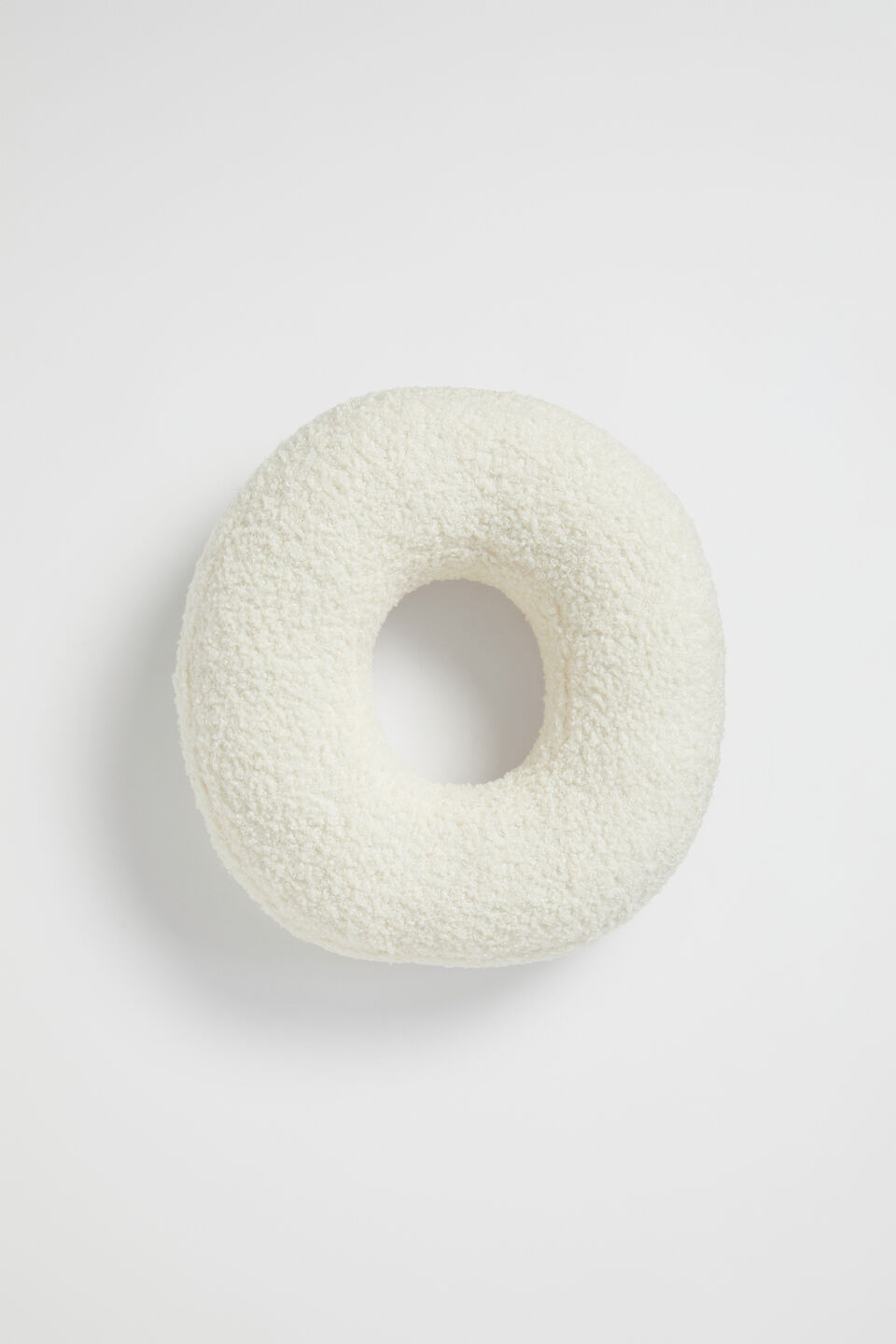 Teddy Initial Cushion Creme  O