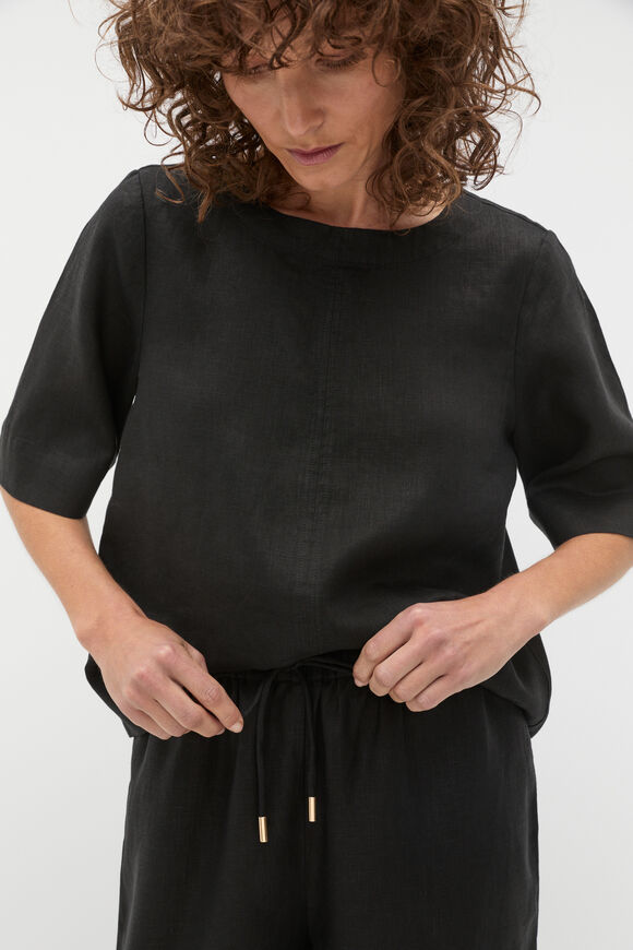 Core Linen Tee  Black  hi-res