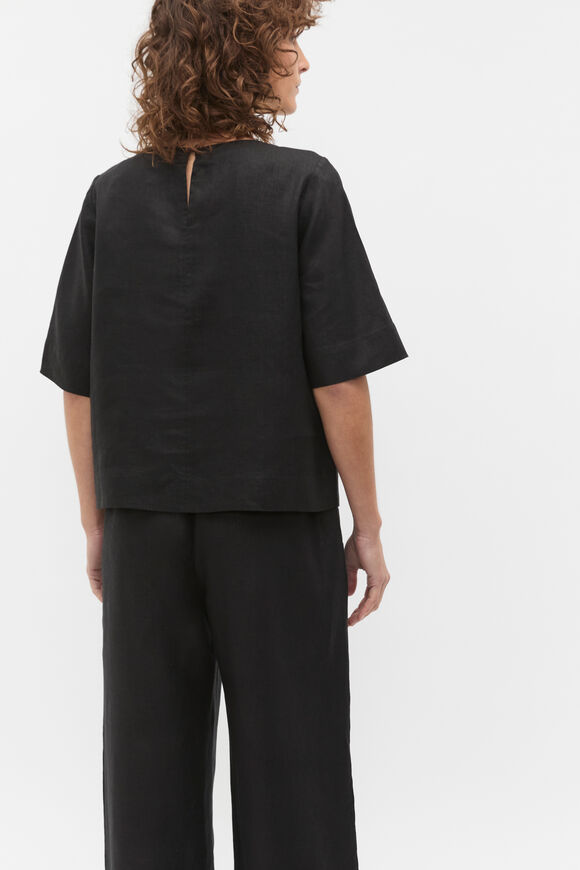 Core Linen Tee  Black  hi-res