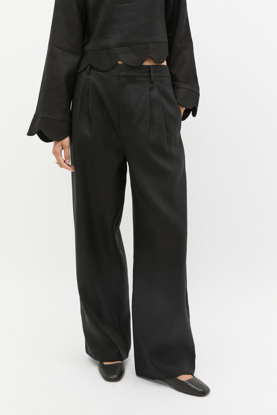 Tailored Linen Pleat Pant  Black