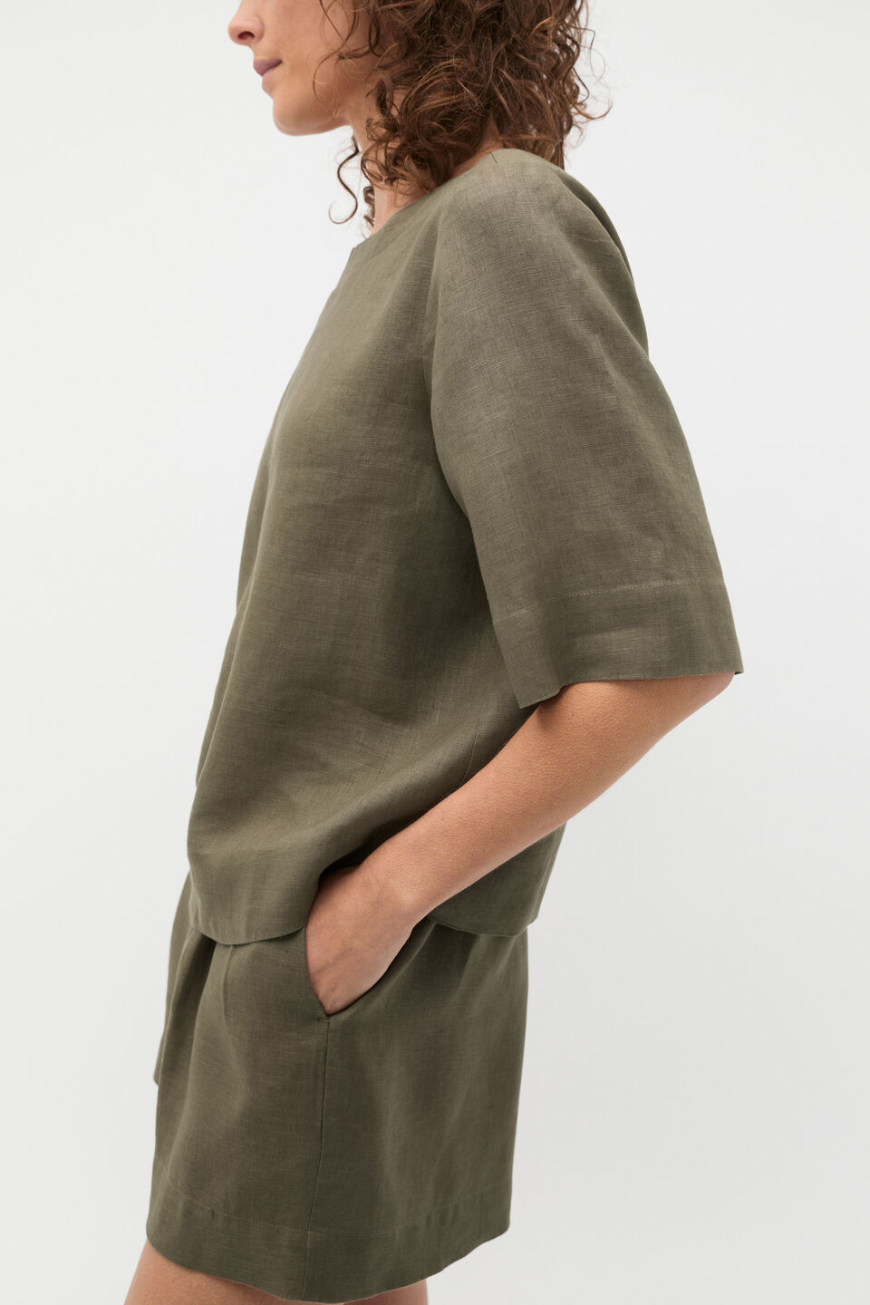 Core Linen Tee  Olive Leaf