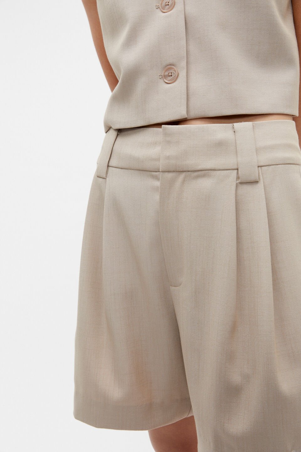 Tailored Utility Suit Short  Cool Sand