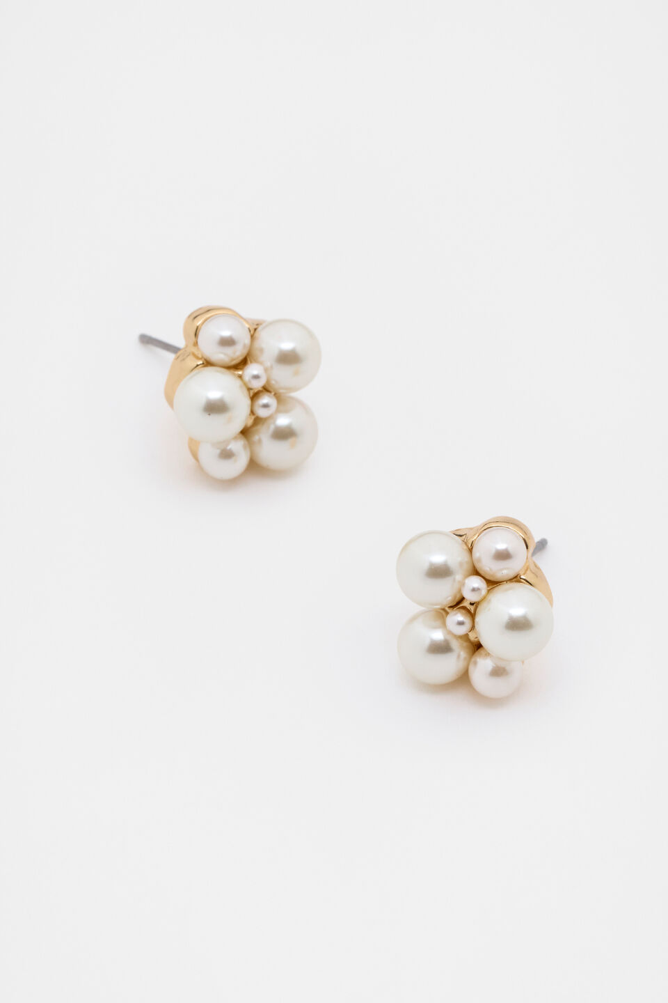 Pearl Cluster Stud  Gold