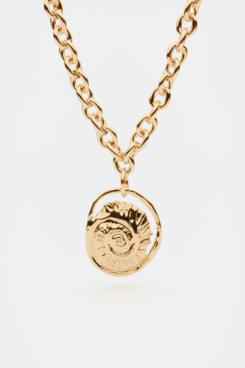 Shell Pendant Necklace  Gold