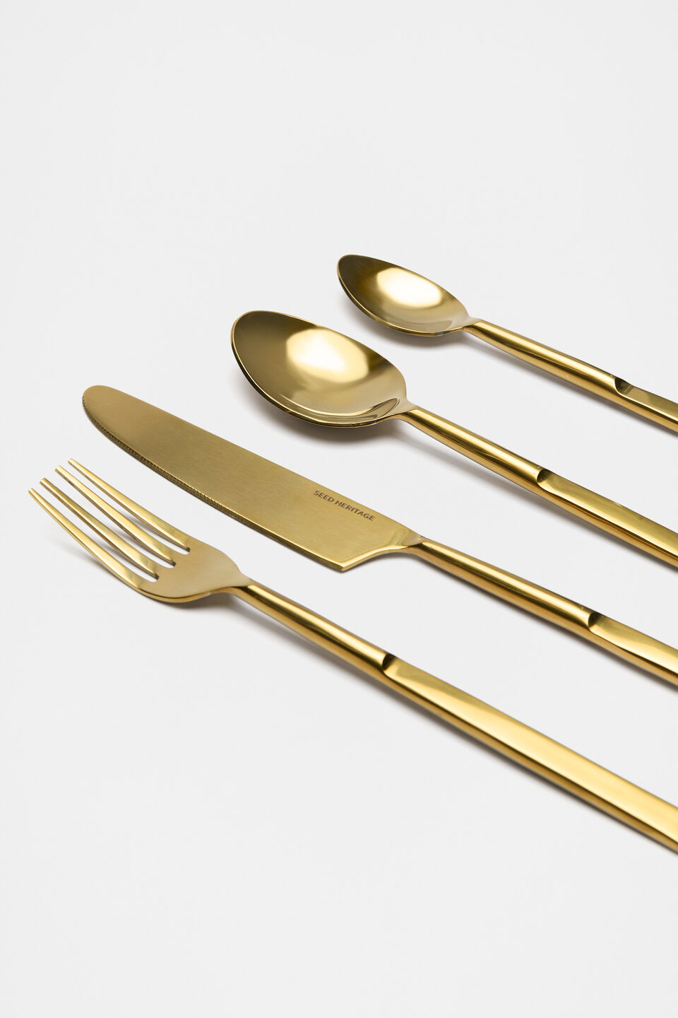 Atlas Cutlery Set of 16  Gold