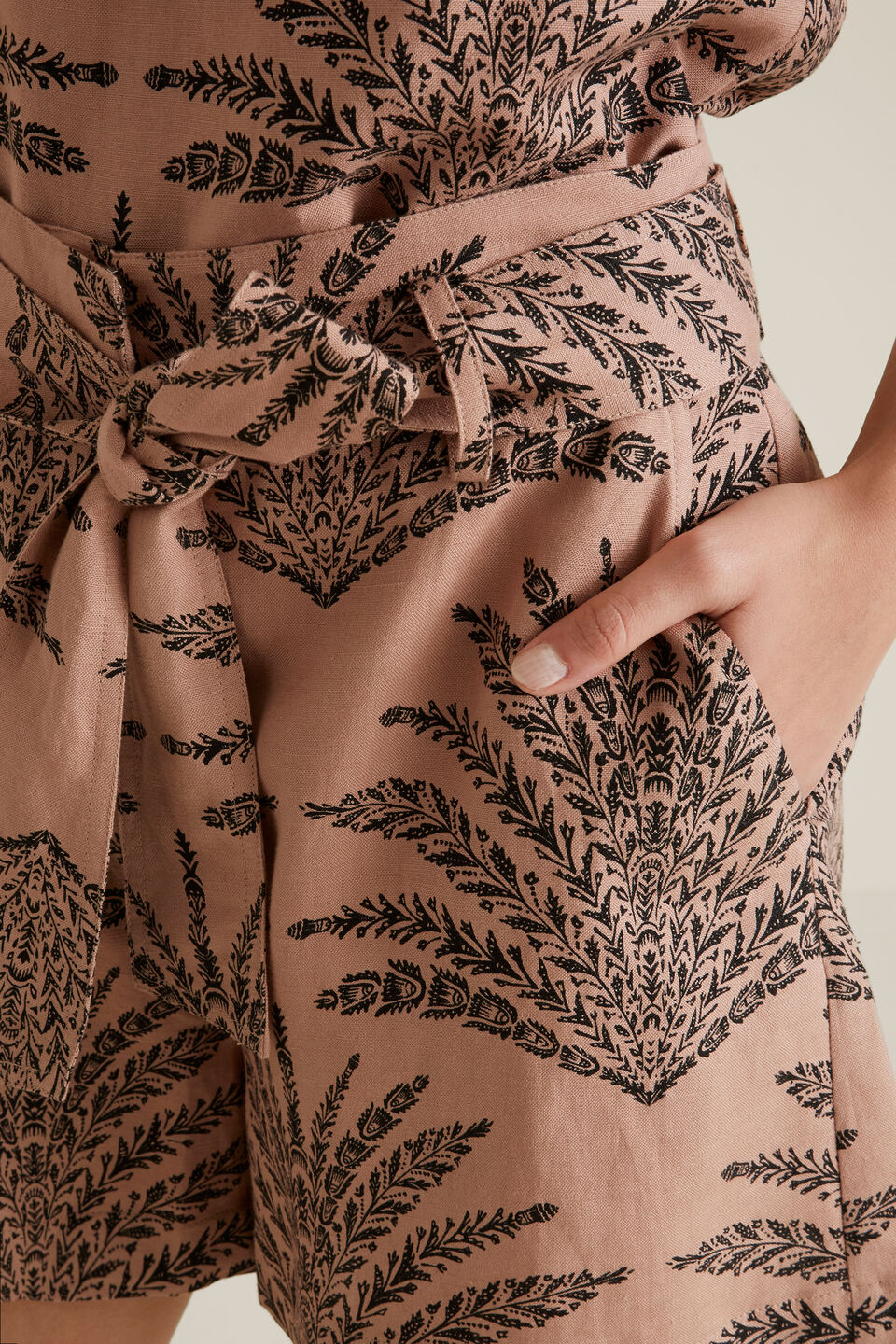 Linen Blend Retro Short  