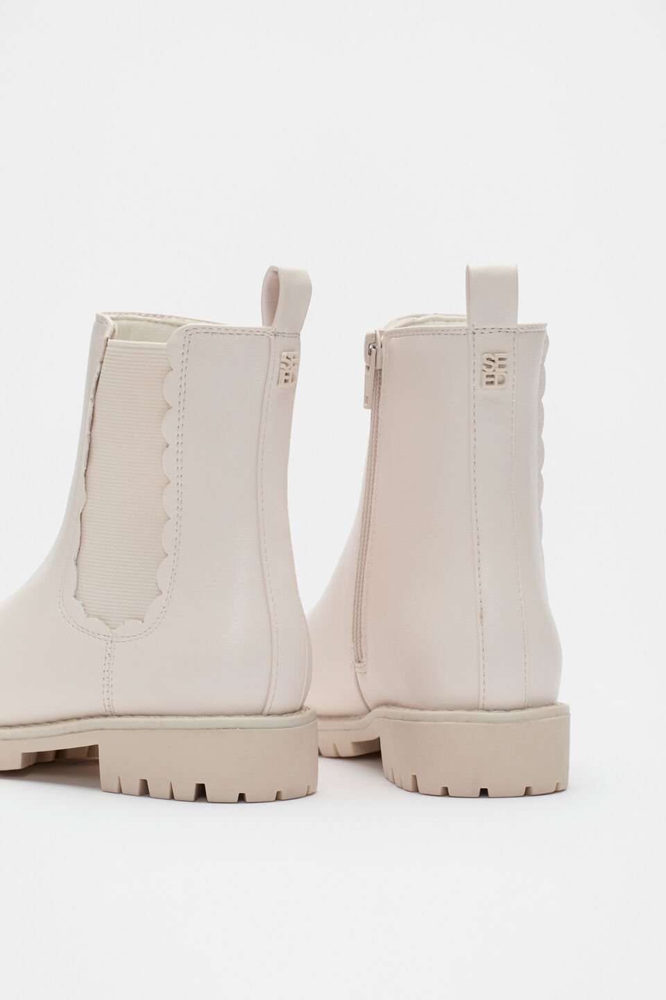 Scallop Gusset Boot  Creme
