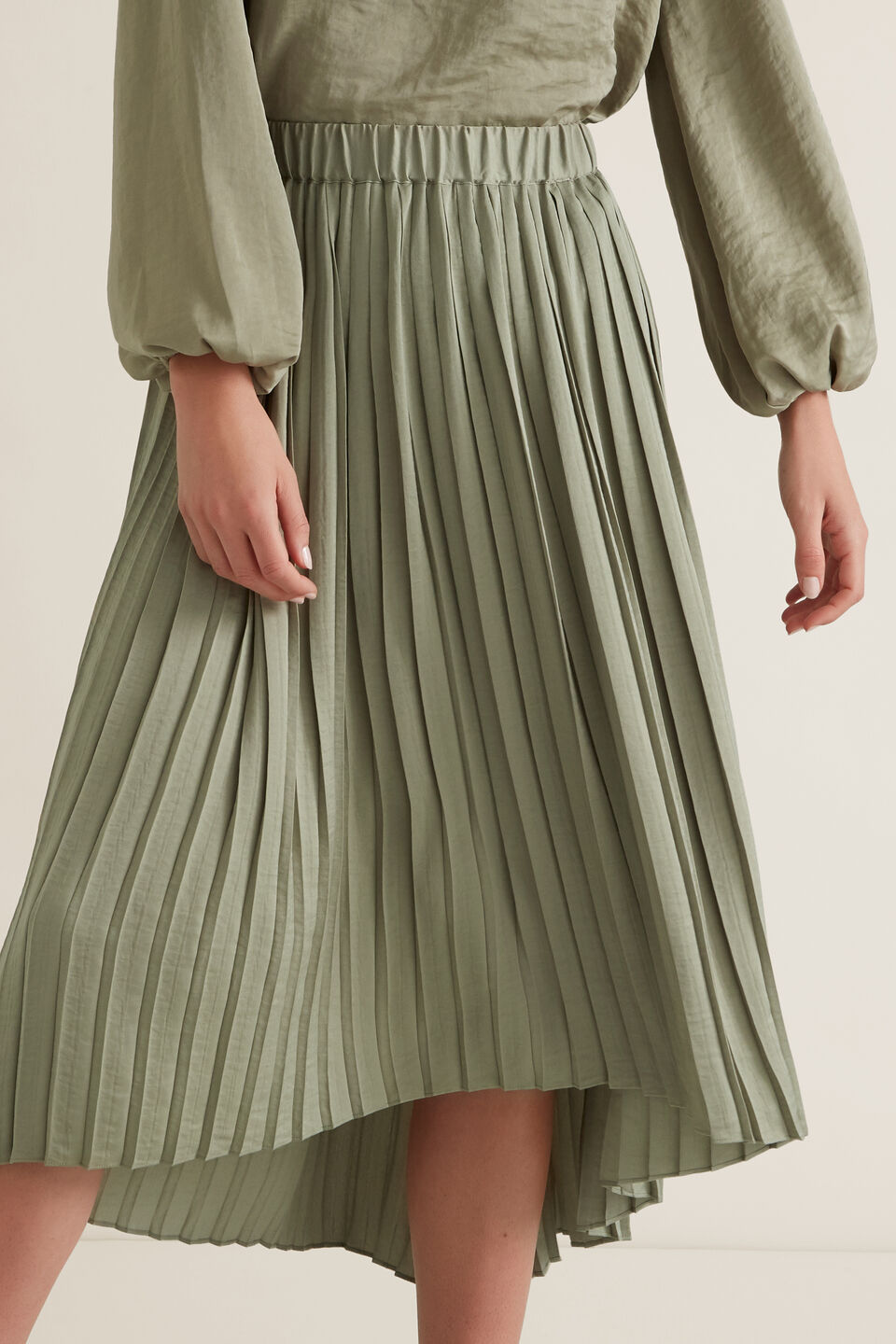 Hi-Lo Pleated Skirt  