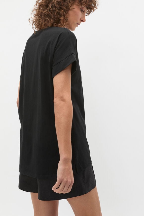 Core Longline Tee  Black  hi-res