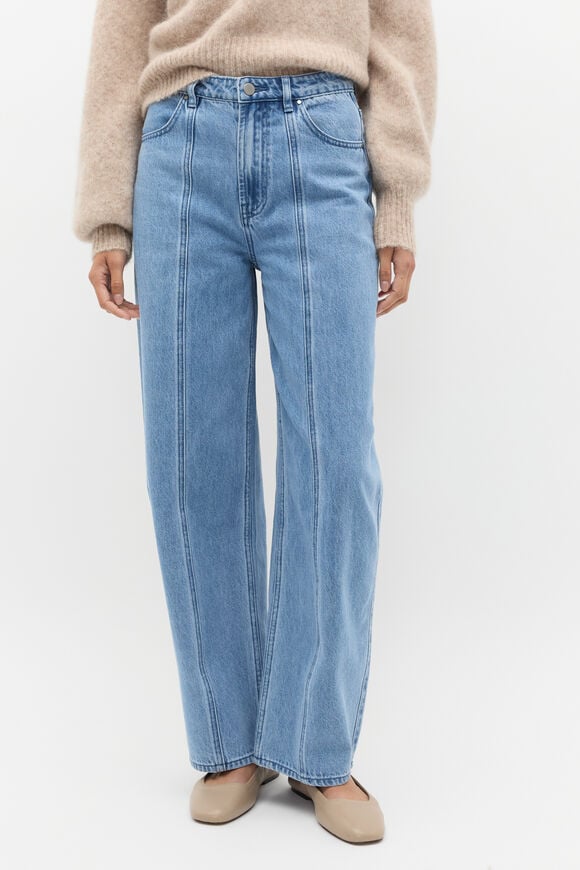 Barrel Leg Seam Front Jean  Mist Blue Wash  hi-res